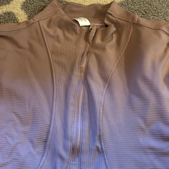BRAND NEW: Girls Xl Athletic Long sleeve - Picture 2 of 6